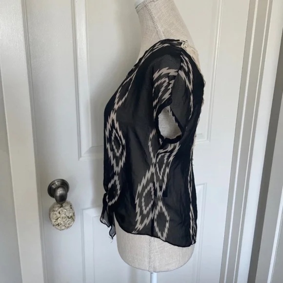 Papaya | Made In USA Black Sheer Lace Top with Embroidered Cream Back | Size M - Picture 6 of 9